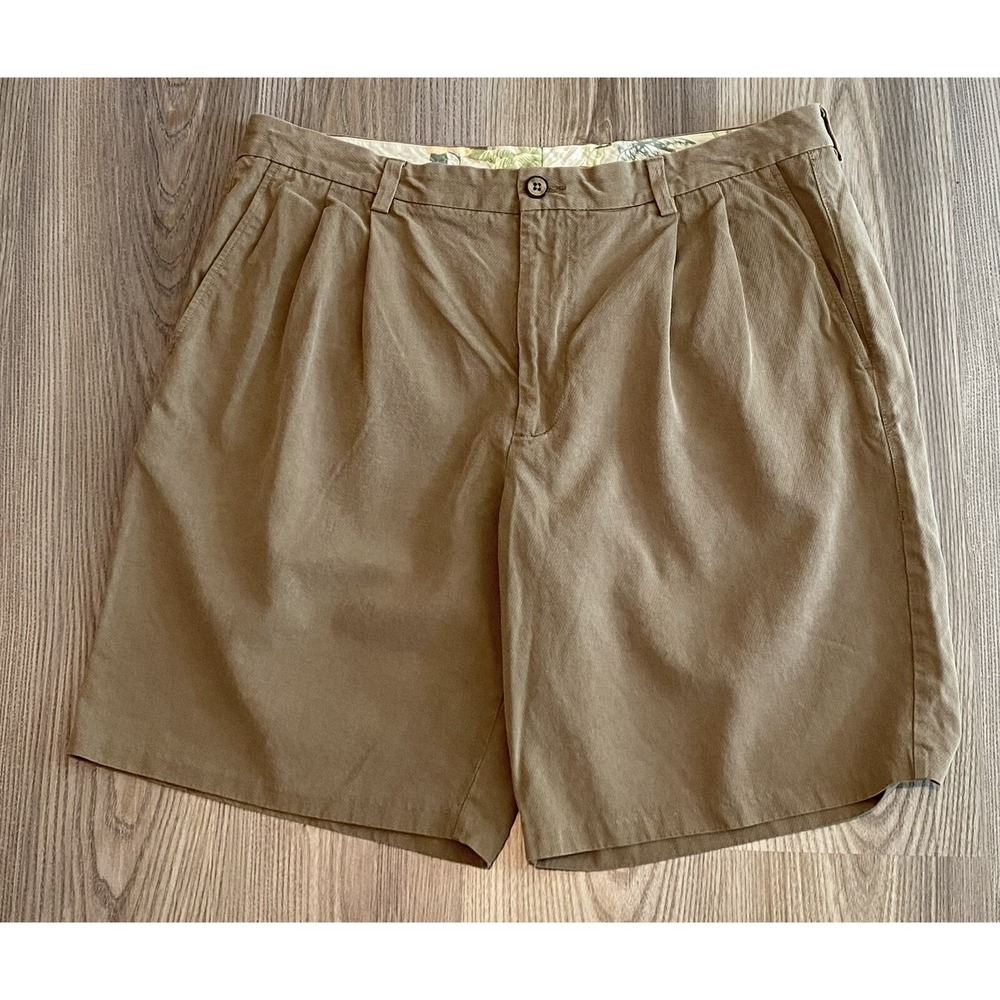 Tommy Bahama Pleated Khaki Silk Shorts Men's size 36 Golf Casual